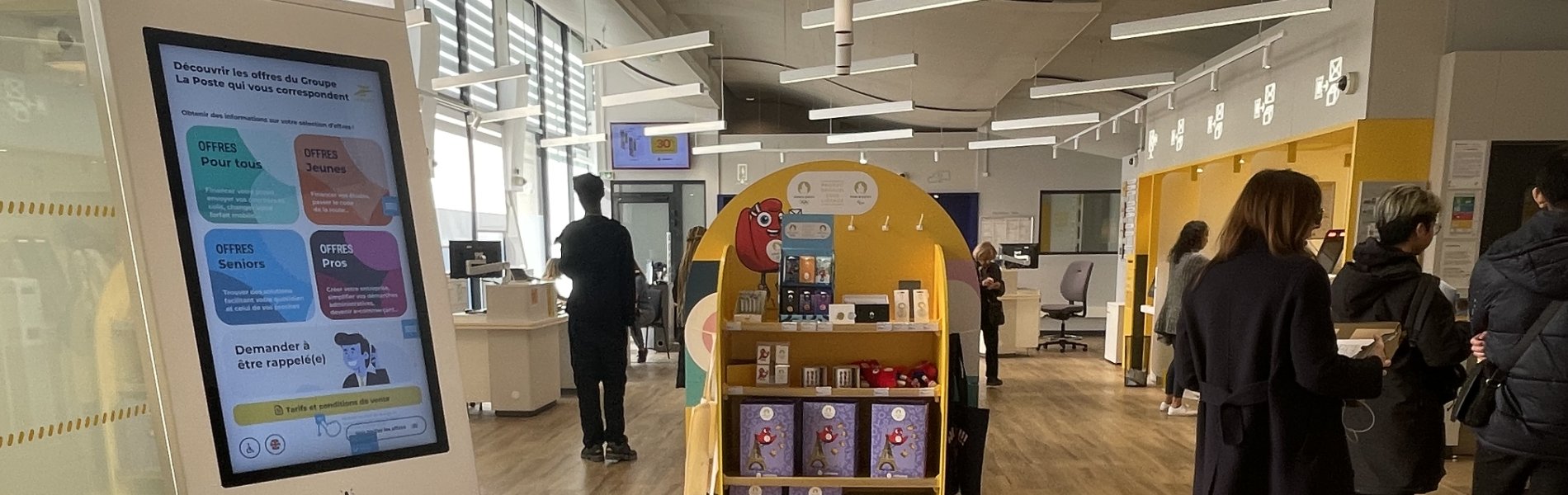 Borne tactile info service La Poste